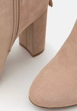 Leather - Bottes À Talons Hauts - Beige 11 Leather - Bottes À Talons Hauts - Beige -Anna Field Boutique 46cb7ba4b24644c79690a3cae899d54e