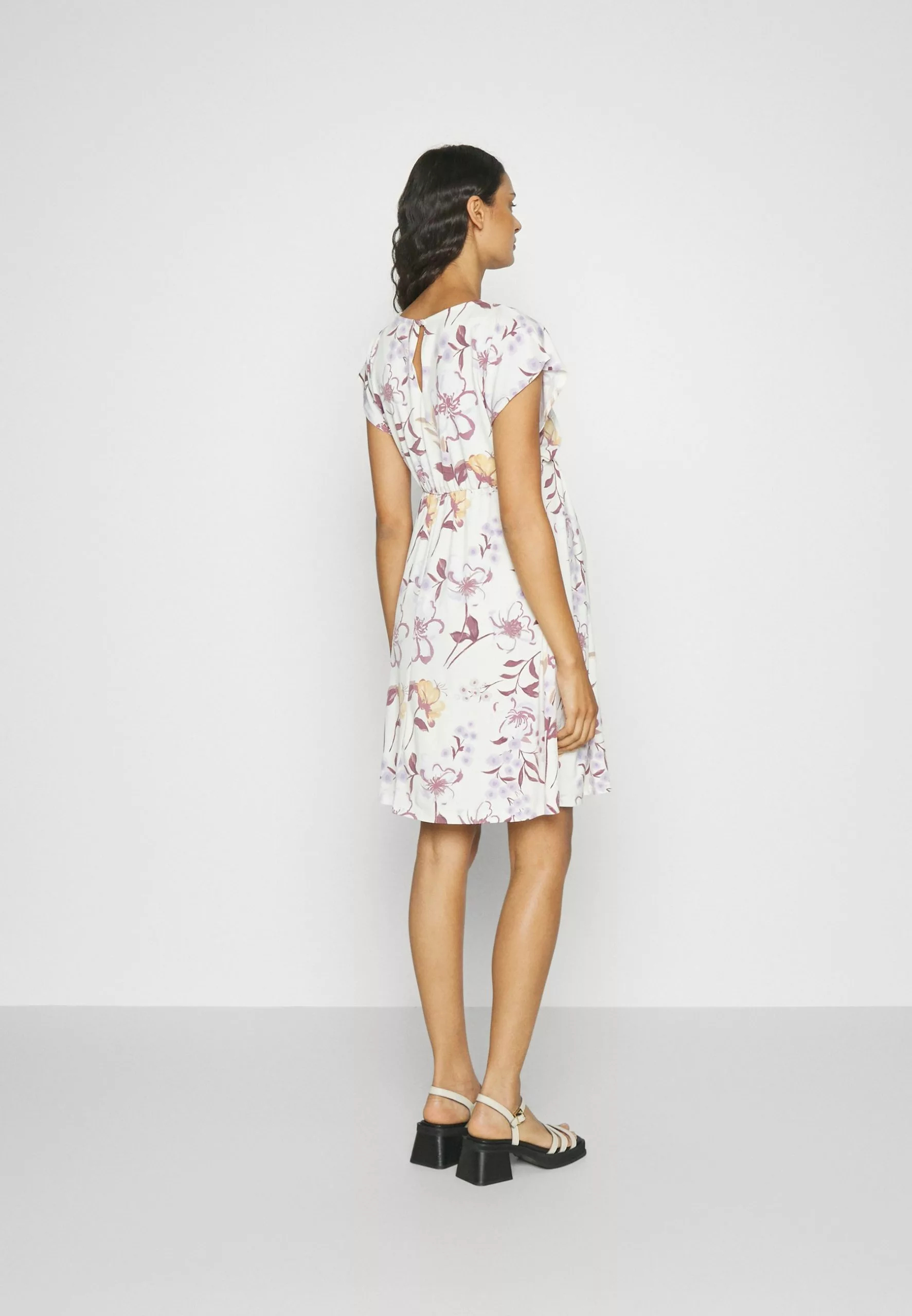 Fit And Flare Flowy Dropped Shoulder - Robe En Jersey - Beige/Lilac 3 Fit And Flare Flowy Dropped Shoulder - Robe En Jersey - Beige/Lilac – Image 3