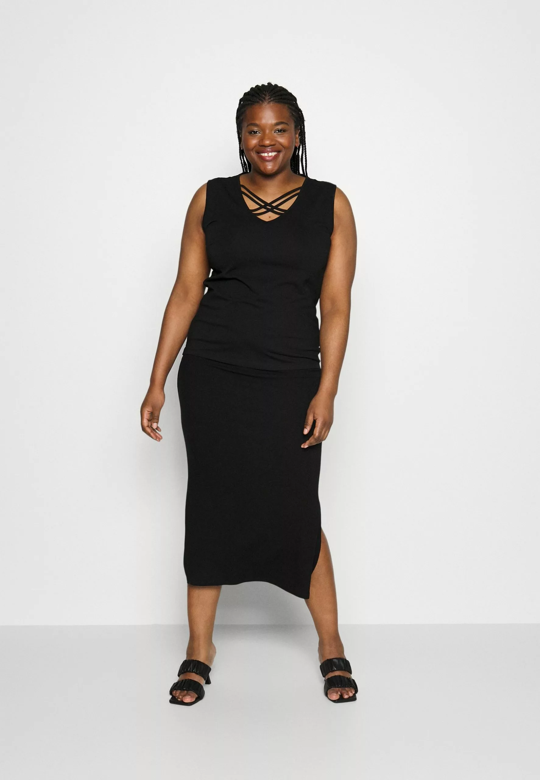 Plus Size - Débardeur - Black 2 Plus Size - Débardeur - Black – Image 2