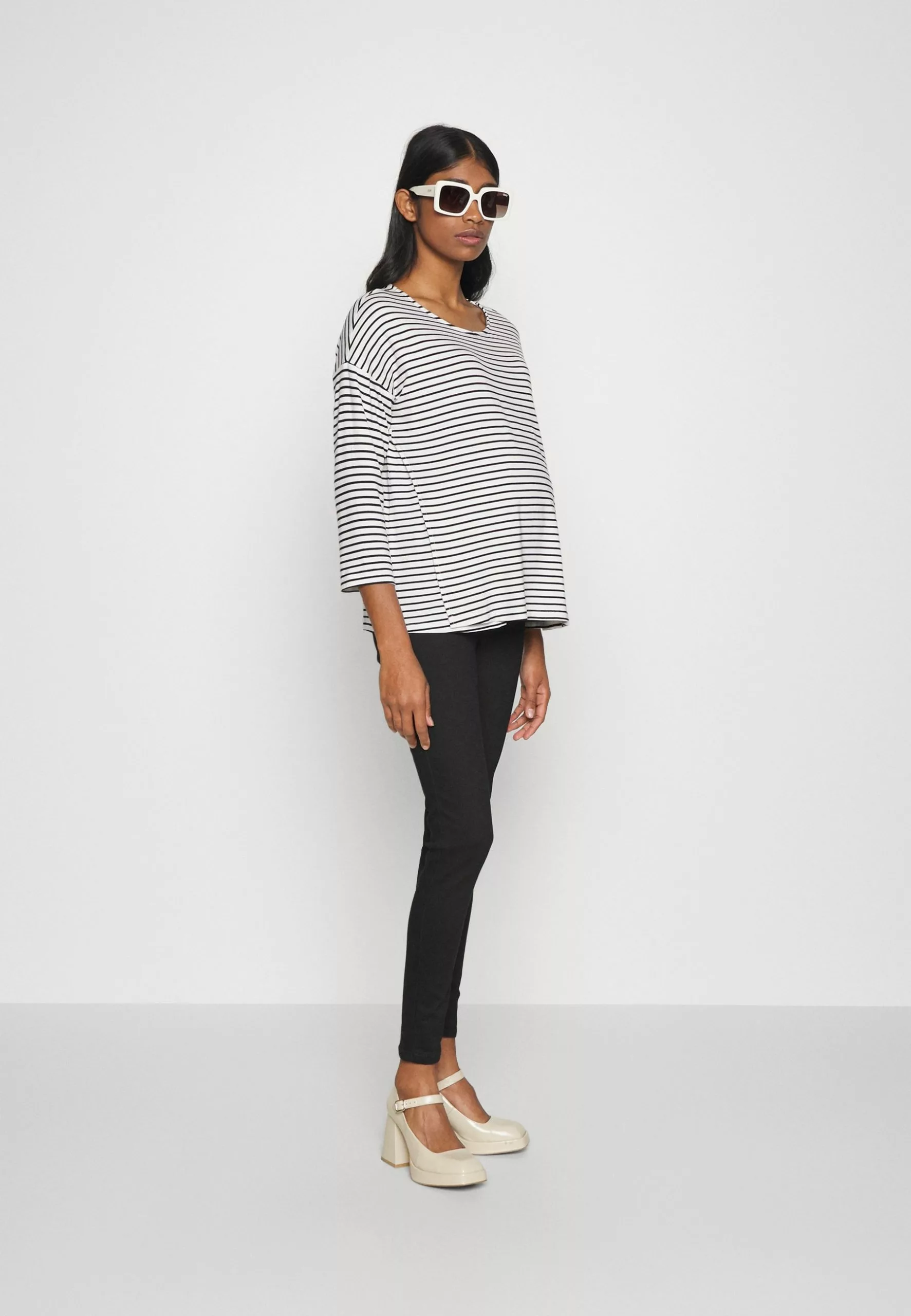 T-Shirt À Manches Longues - Black/White 2 T-Shirt À Manches Longues - Black/White – Image 2