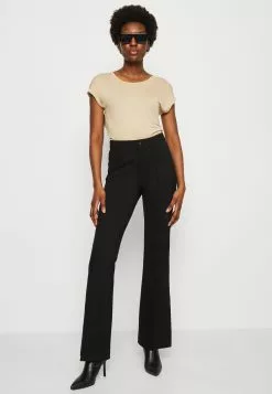 Anna Field 3 Pack - T-Shirt Basique - Beige/Off-White/Red 13 Anna Field 3 Pack - T-Shirt Basique - Beige/Off-White/Red -Anna Field Boutique b7c76c2e1daa4eababf3f8c773a1e340