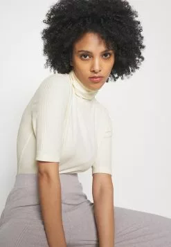 T-Shirt Basique - Off-White -Anna Field Boutique e6e857e7af5949c79320b1159b85dc4c