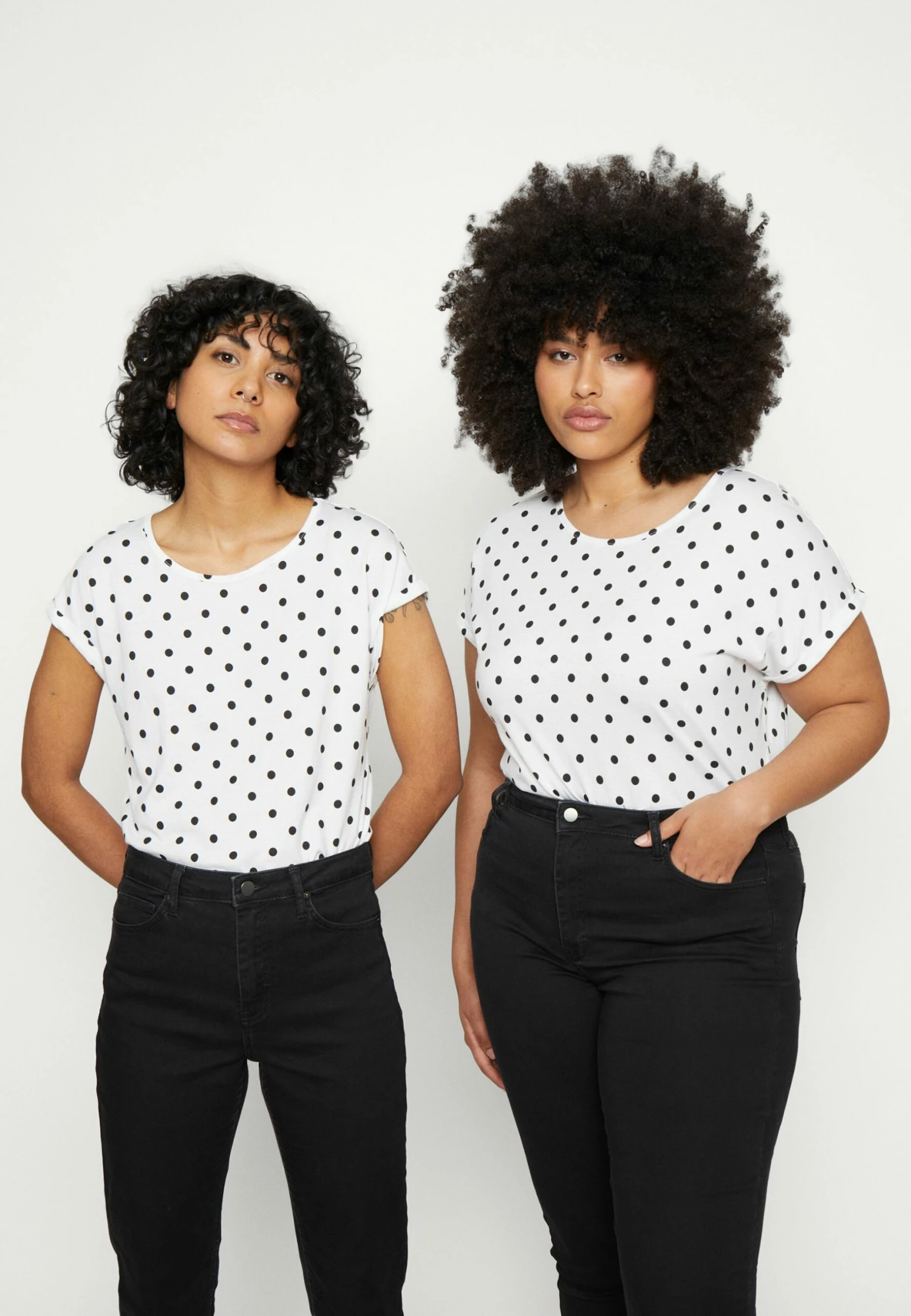 Anna Field 3 Pack - T-Shirt Imprimé - Light Blue/White/Black 6 Anna Field 3 Pack - T-Shirt Imprimé - Light Blue/White/Black – Image 6