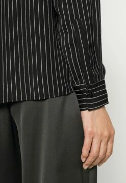 Anna Field T-Shirt À Manches Longues - Black/White 11 Anna Field T-Shirt À Manches Longues - Black/White -Anna Field Boutique 778888aa428946a7964ef39e7a6d1187